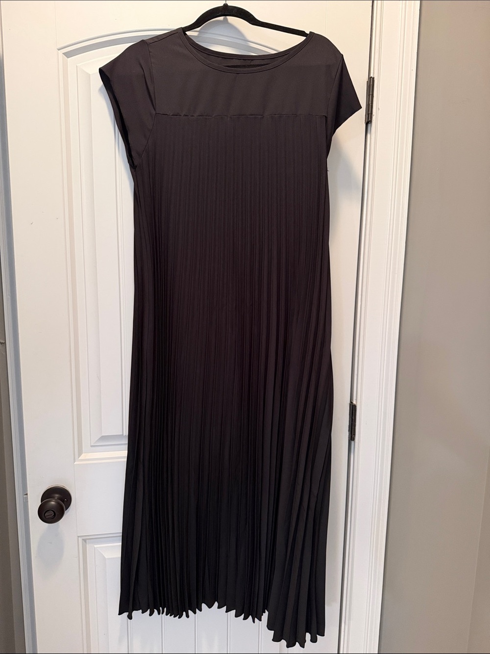 Women’s Black Pleated Midi Dress